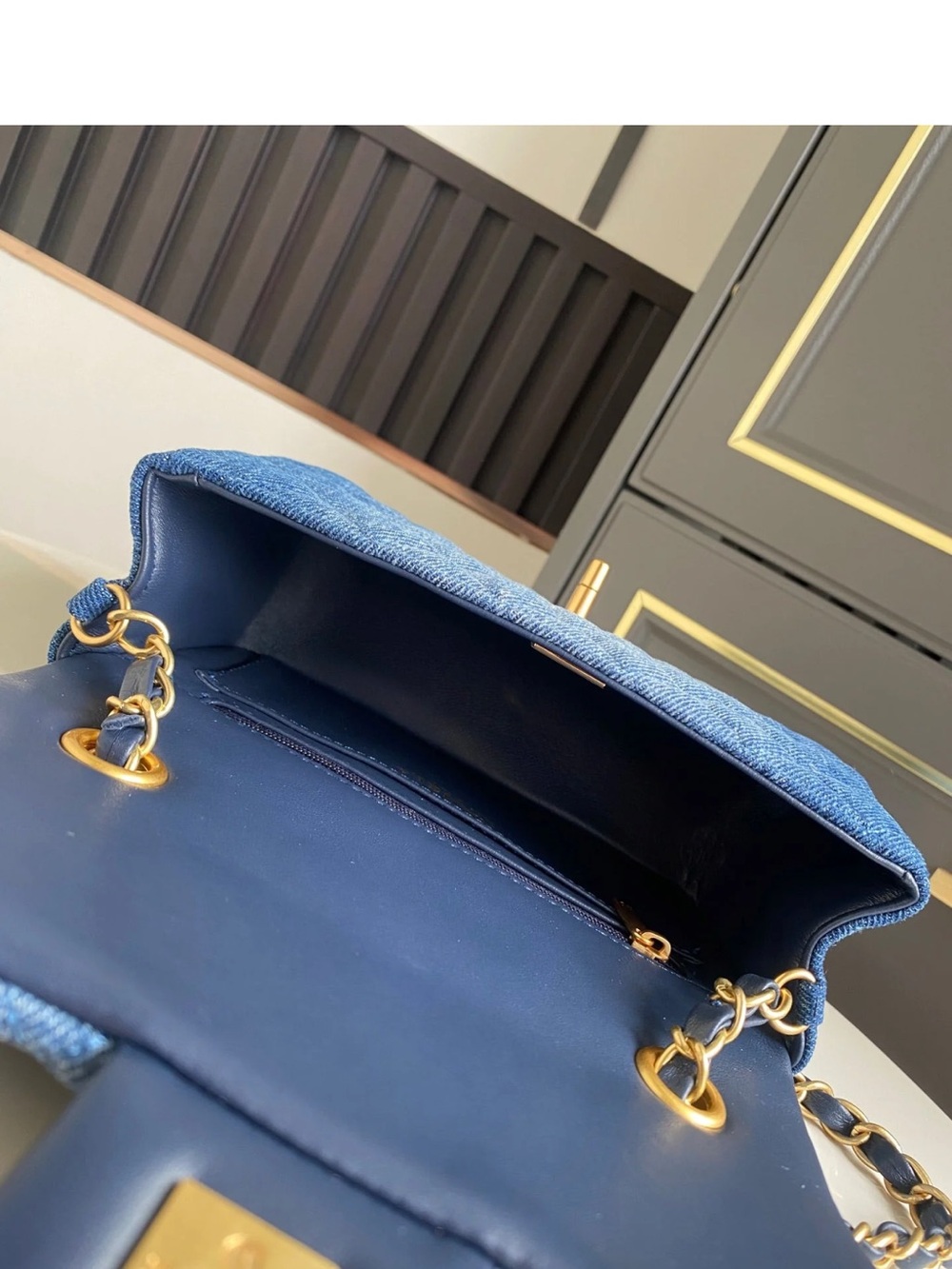 CHANEL Denim Quilted Shoulder Bag in Blue with Gold Hardware - Picture 4 of 13